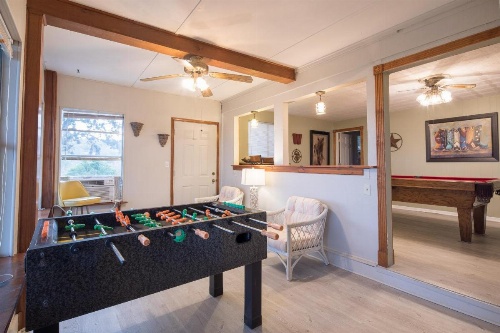 Texas Rose Lodge Home image 8